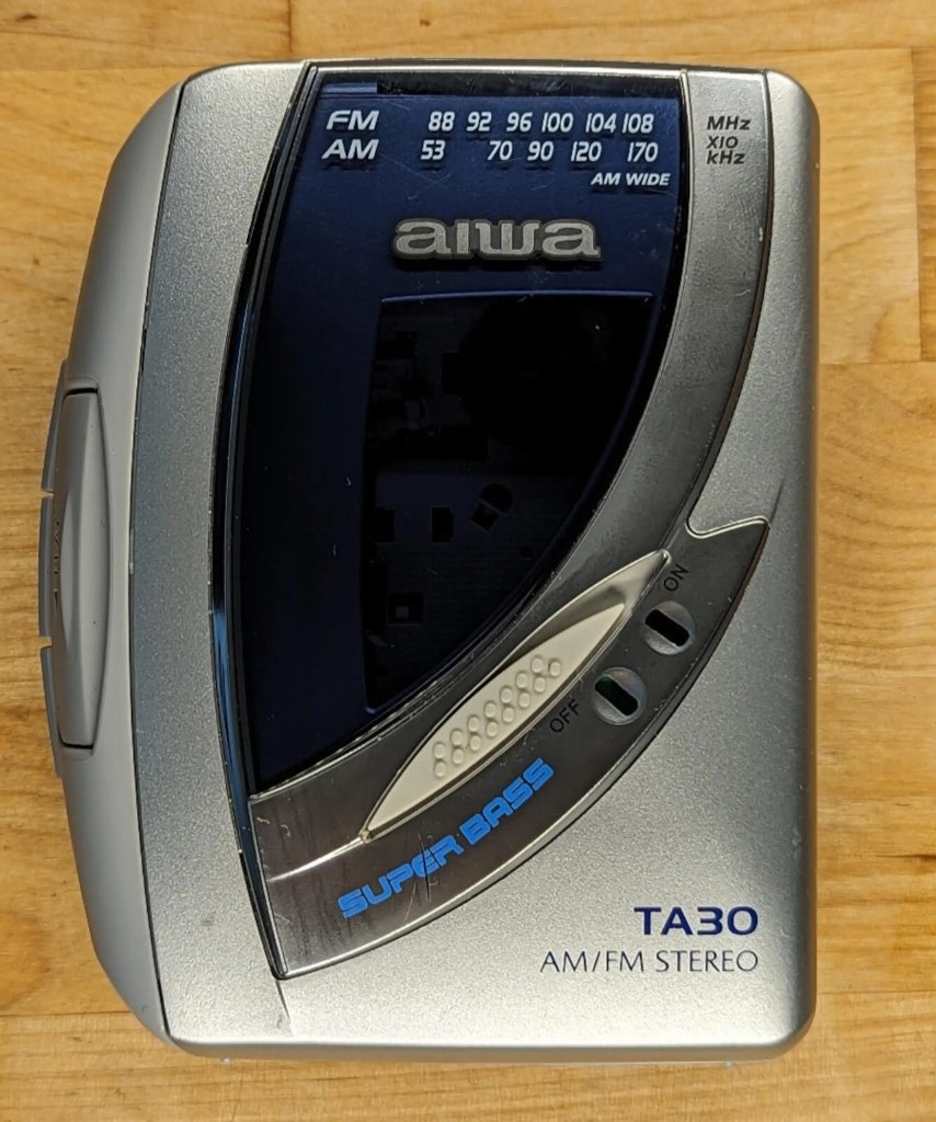 Walkman Aiwa TA30 AM/FM Stereo Super Bass acquistato da Paolo Chow nel 1998 a 25.000 lire
