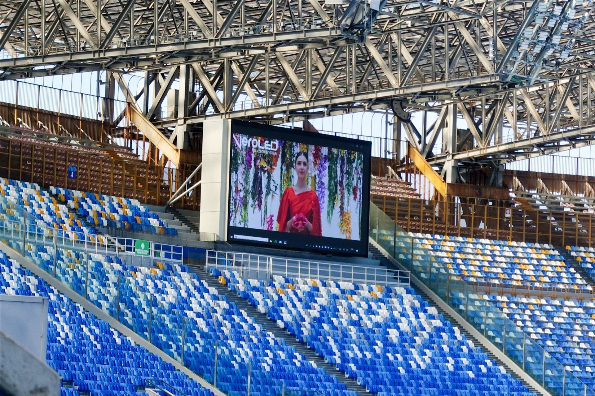 Stadio Maradona — Napoli